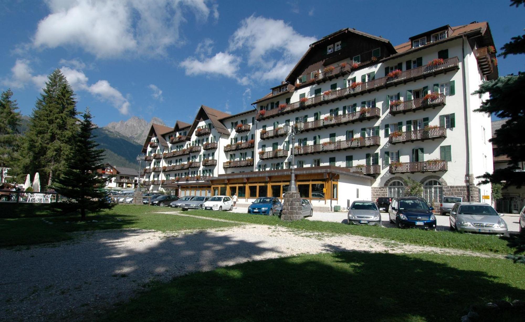 Th San Martino - Majestic Dolomiti Hotel San Martino Di Castrozza Exterior foto